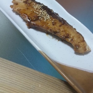 漬けこみ不要！ゴマ風味☆ブリのごま照り焼き